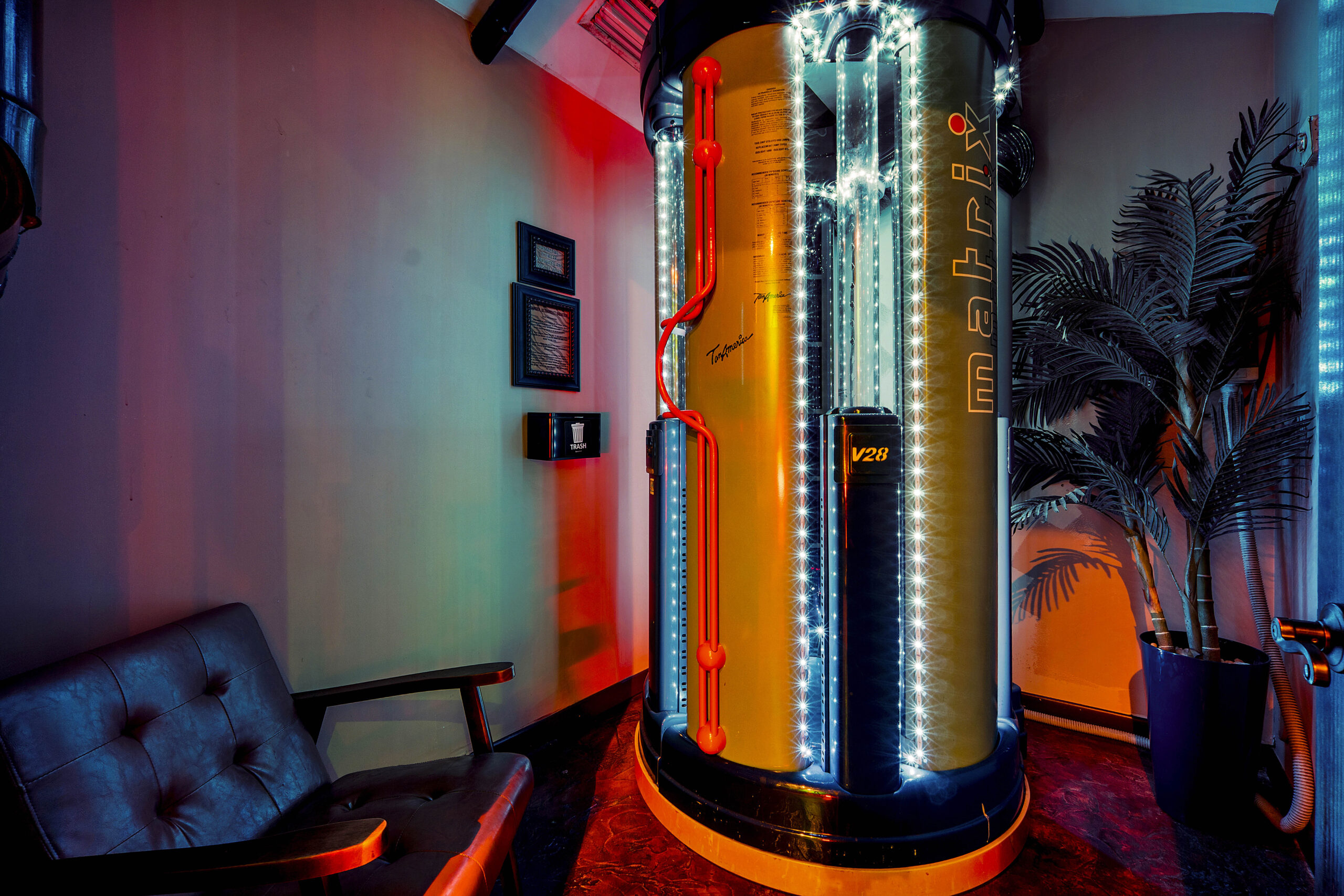 High-pressure stand-up tanning equipment