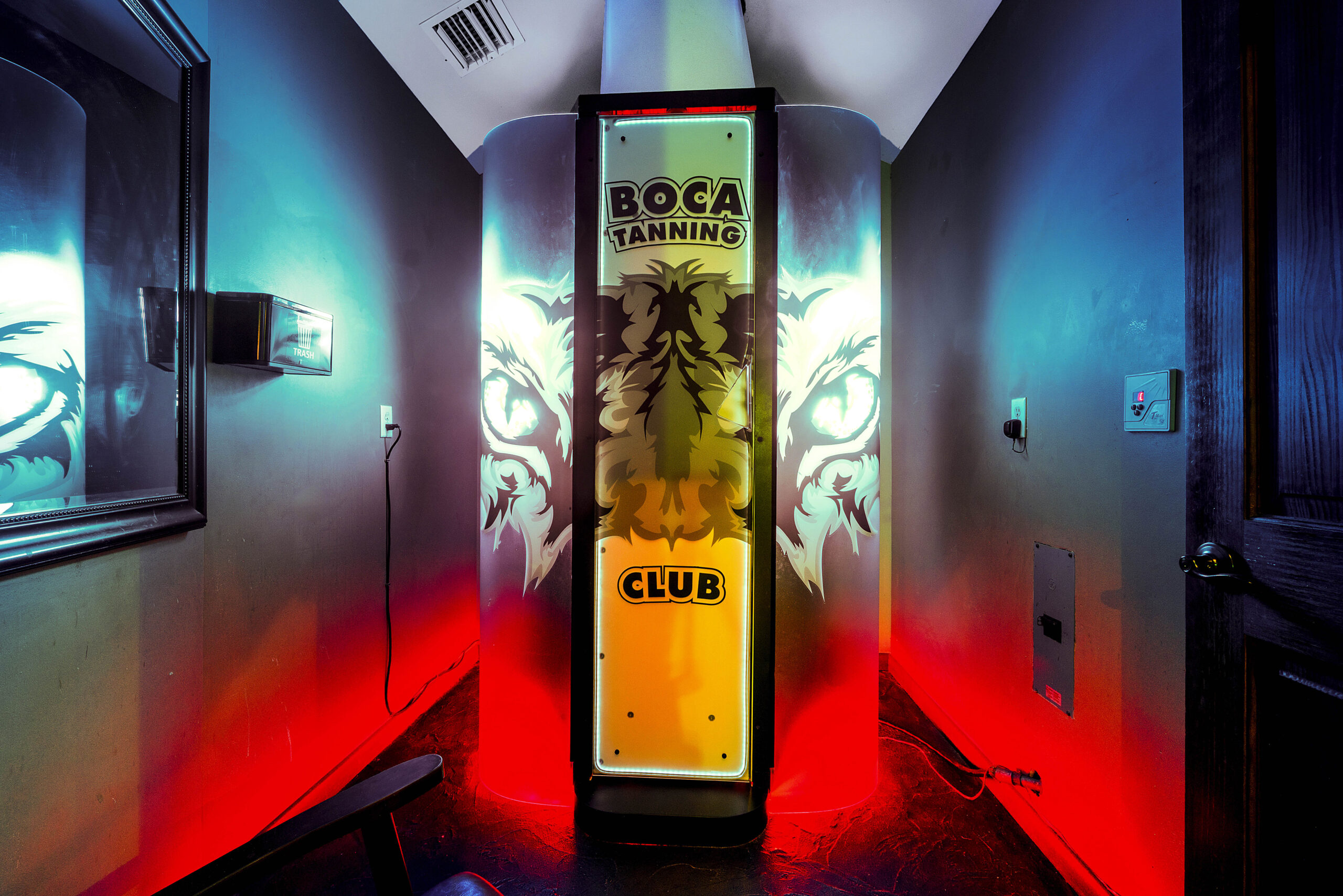 Stand-up tanning booth