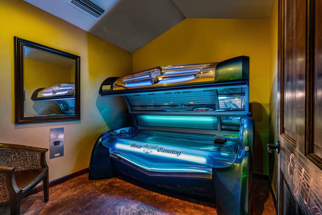 UV tanning bed at Boca Tanning Club's Boca Raton salon