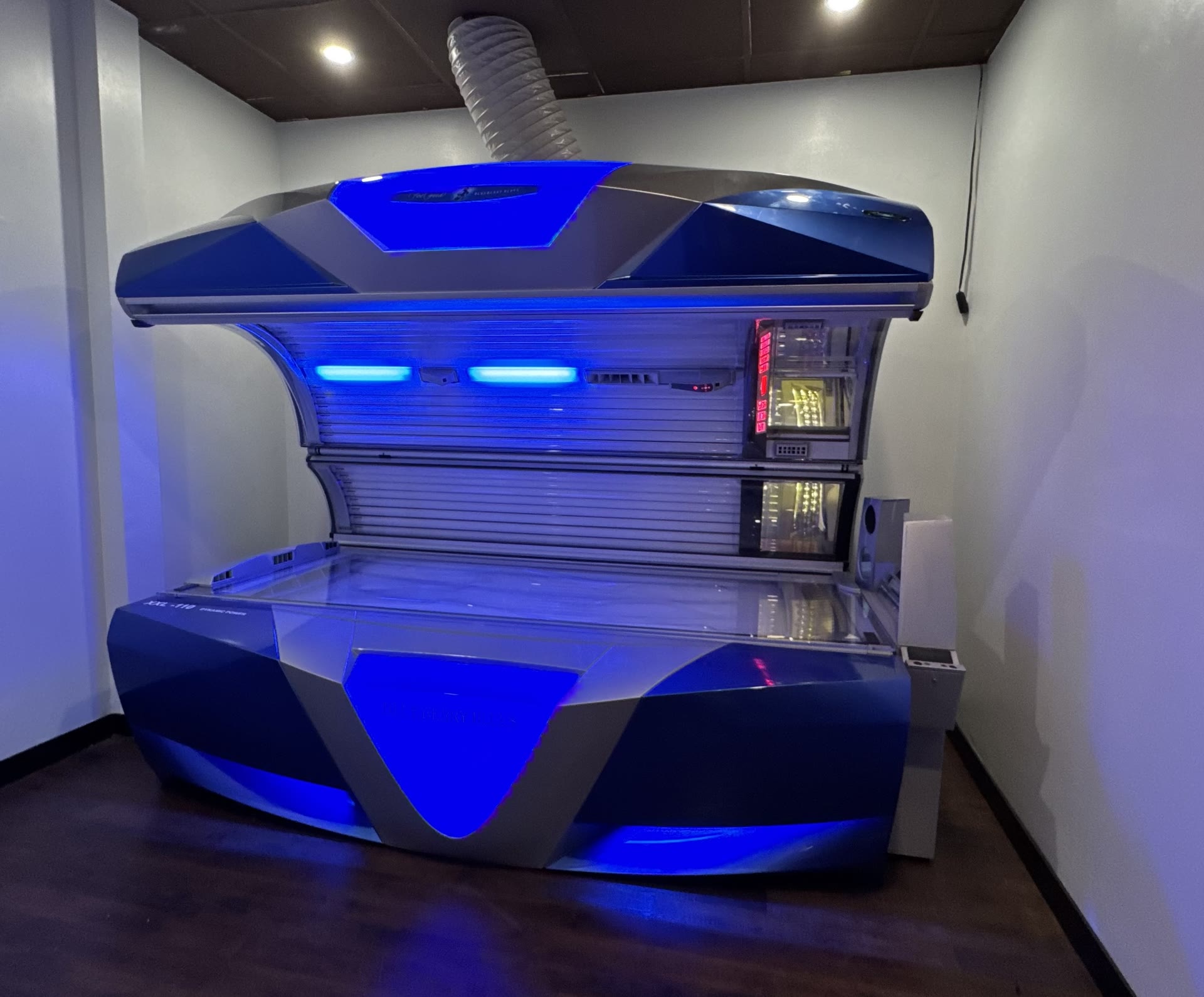 Laydown UV tanning bed inside the Boca Tanning Club East Boca salon